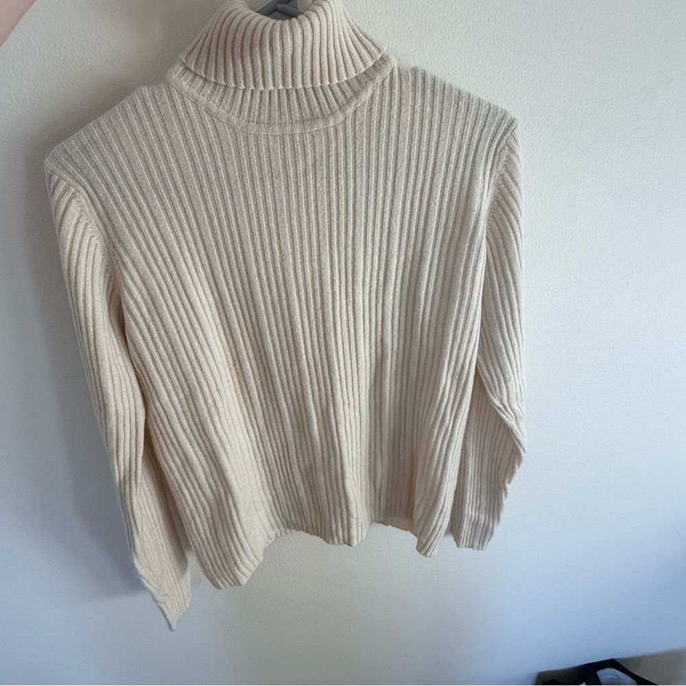 neiman marcus cashmere sweater